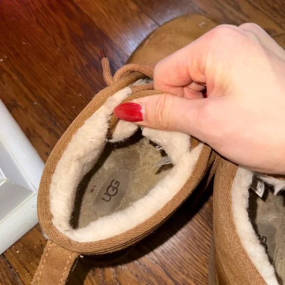 UGG women’s Neumel Leather Shoes Chukka Bootie in color Chestnut size 8 - Picture 8 of 10